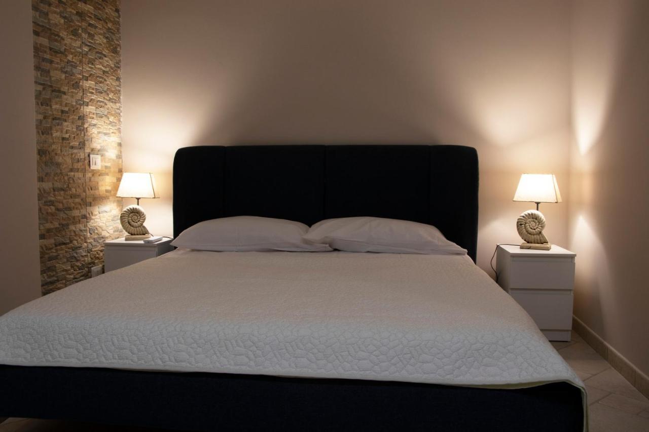 פקינו Athena Rooms With Private Spa מראה חיצוני תמונה