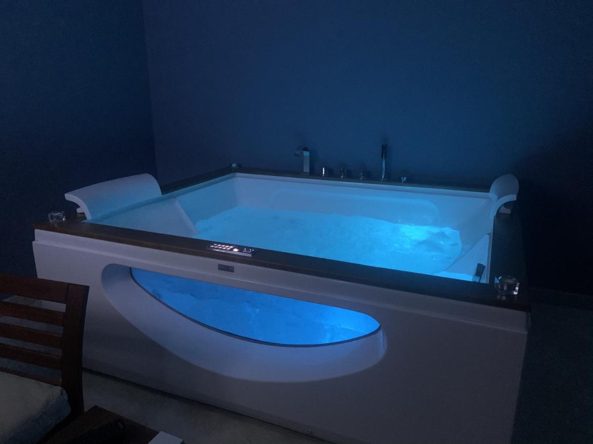 פקינו Athena Rooms With Private Spa מראה חיצוני תמונה