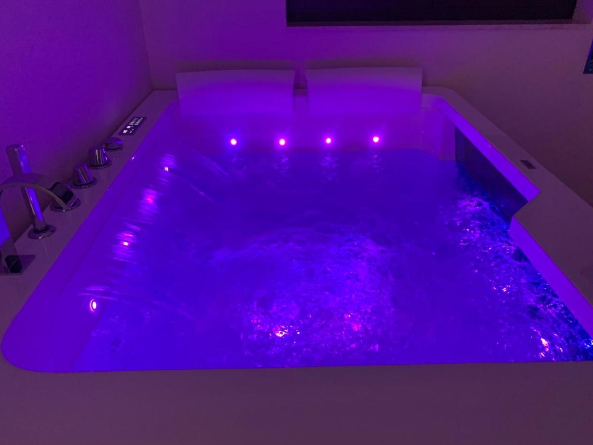 פקינו Athena Rooms With Private Spa מראה חיצוני תמונה