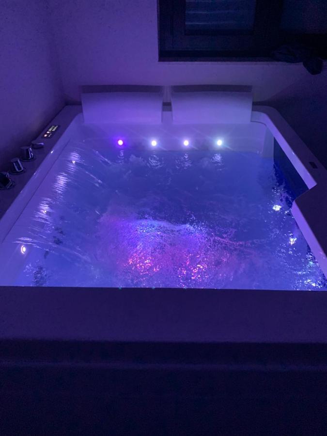פקינו Athena Rooms With Private Spa מראה חיצוני תמונה